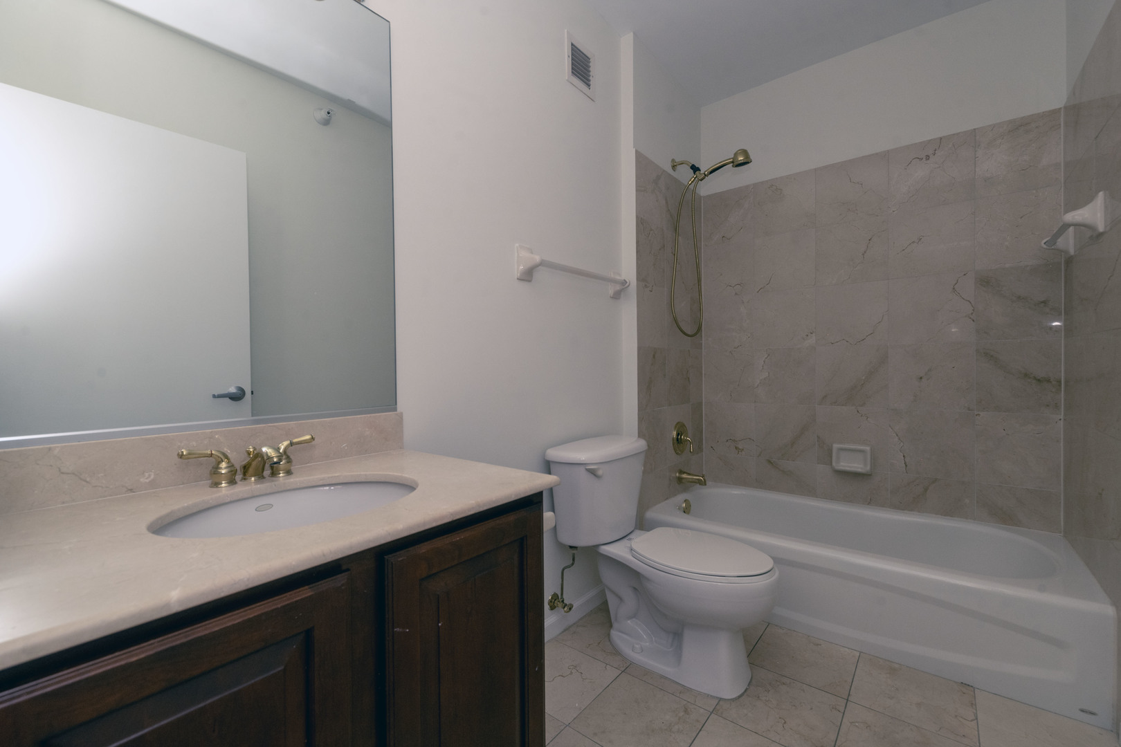630 N State Street 2202 Property Photo 8