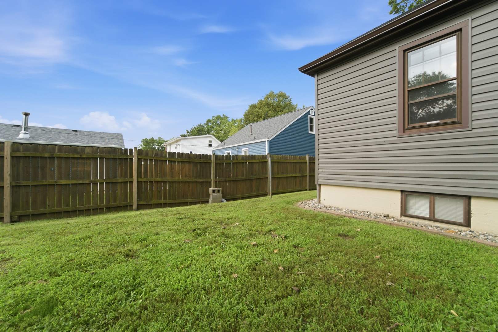 396 N Blaine Avenue Property Photo 24