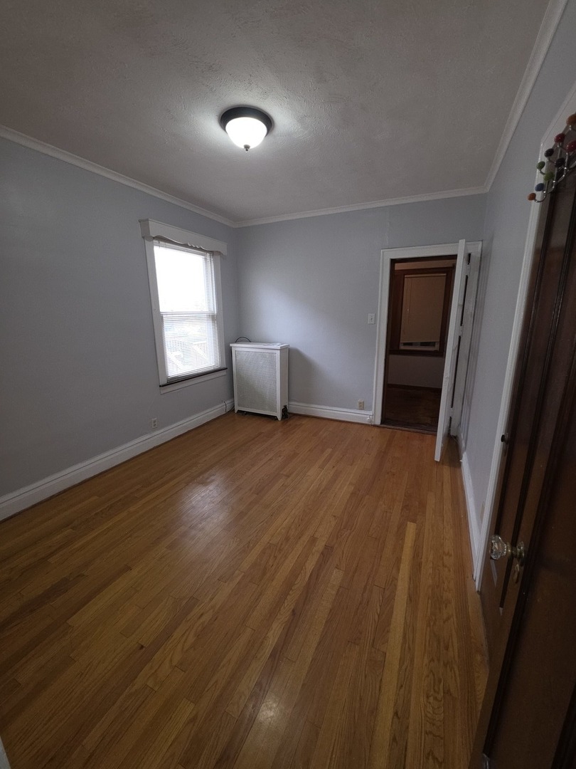 8239 S Carpenter Street Property Photo 5