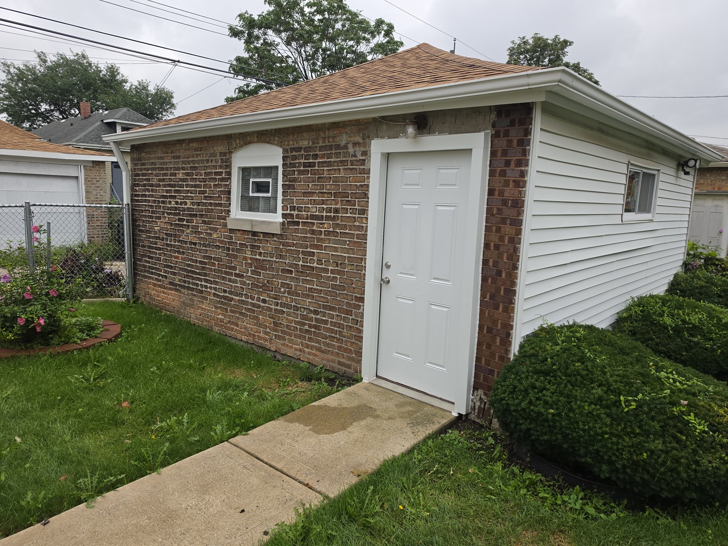 8239 S Carpenter Street Property Photo 11