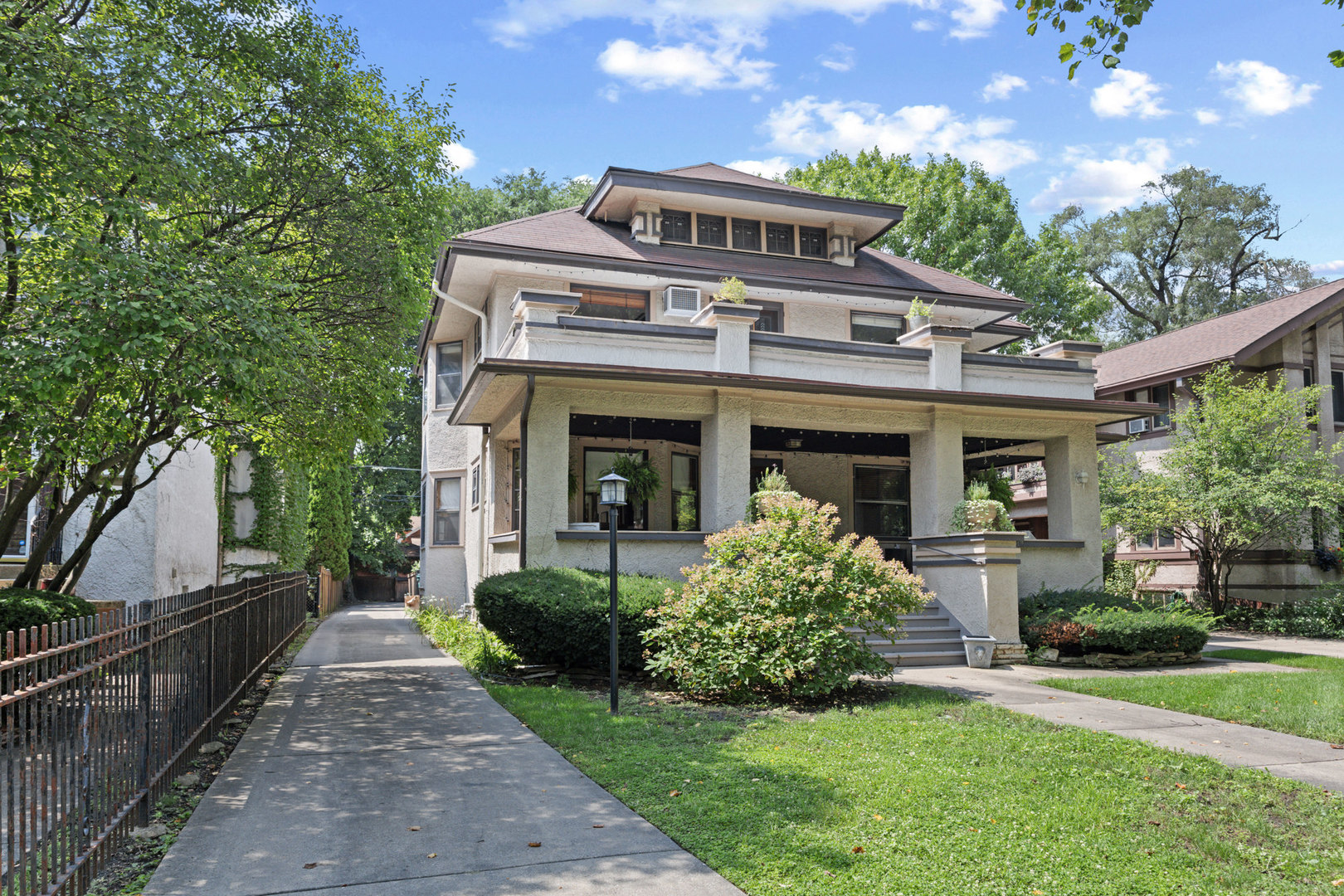 625 N Oak Park Avenue Property Photo 2