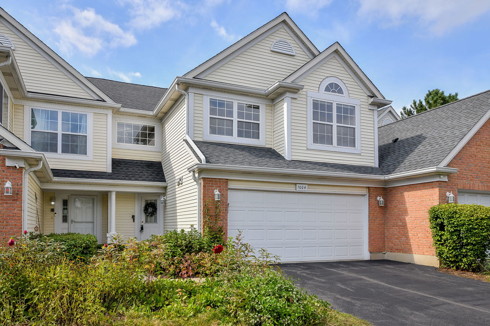 1004 Charlestowne Drive Property Photo 1
