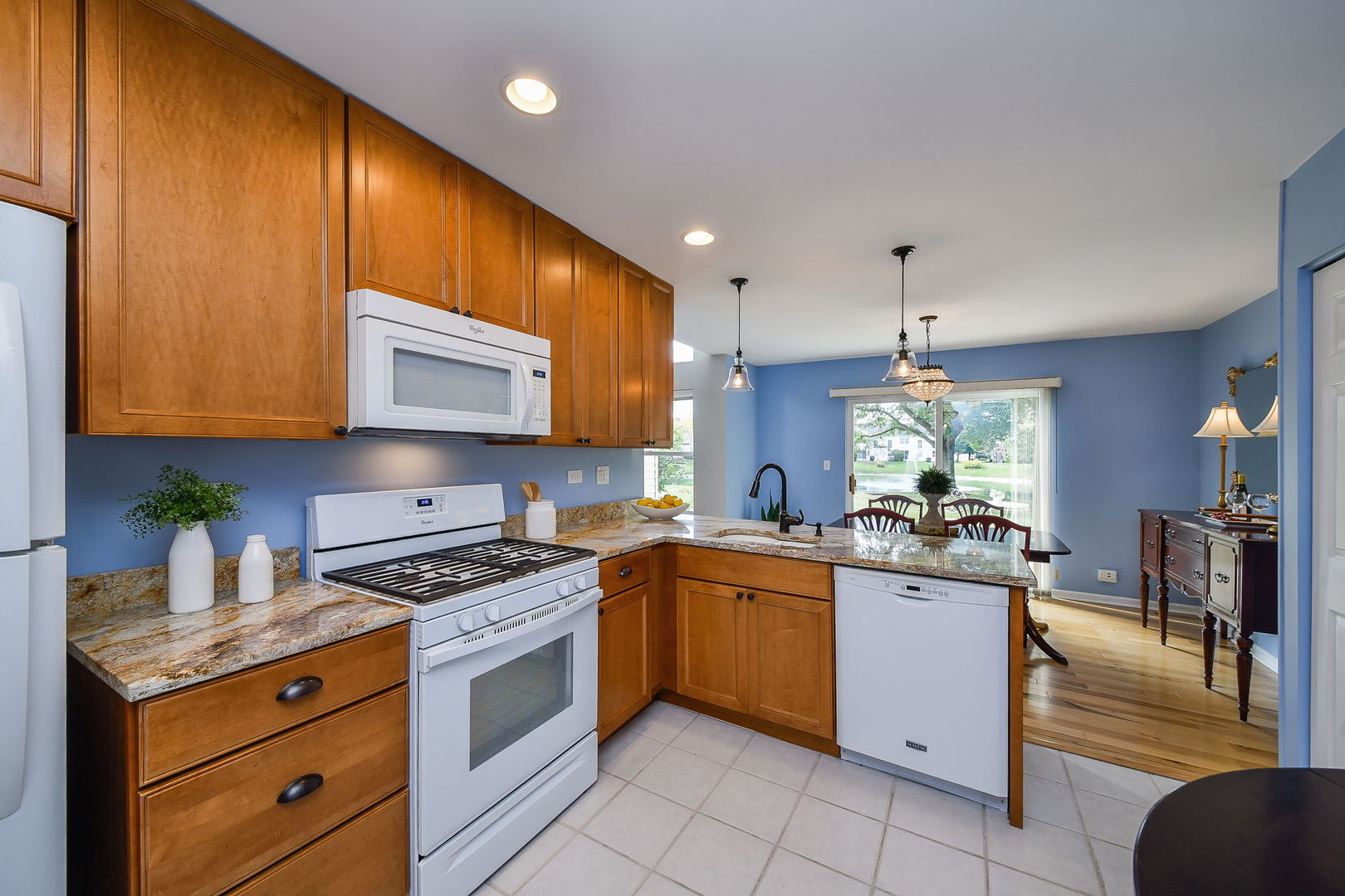 1004 Charlestowne Drive Property Photo 5