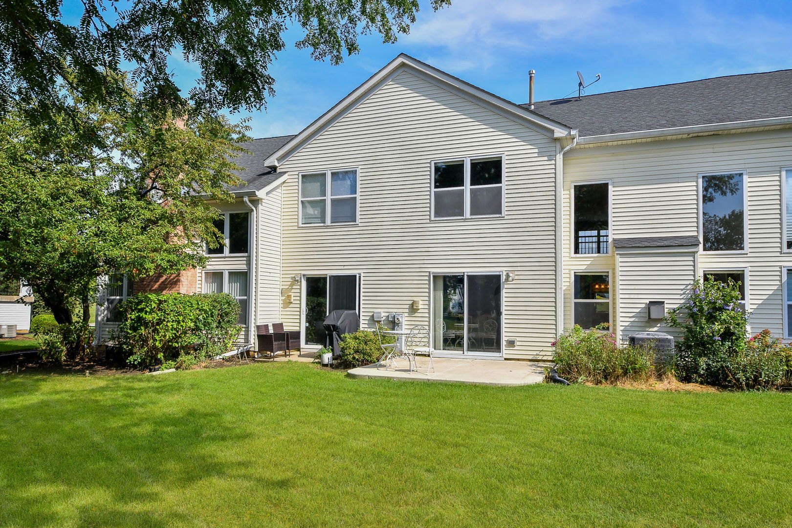 1004 Charlestowne Drive Property Photo 14