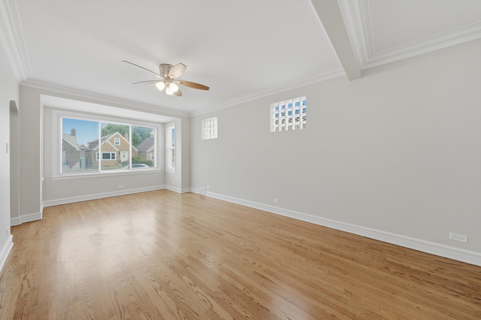 8004 S Richmond Street Property Photo 2