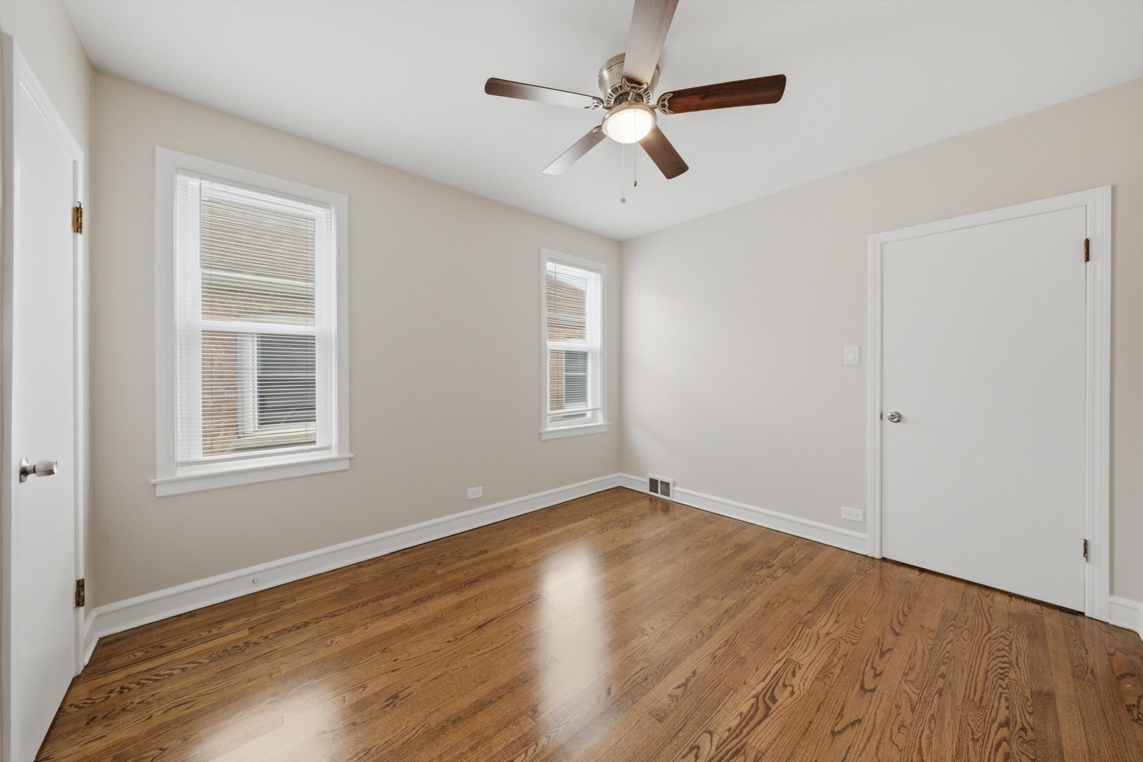 8004 S Richmond Street Property Photo 11