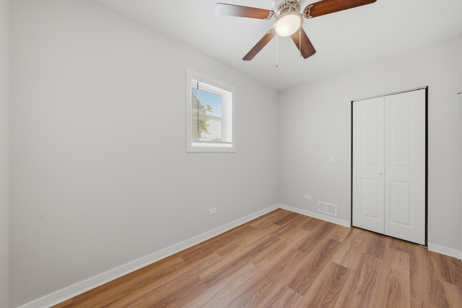 8004 S Richmond Street Property Photo 12
