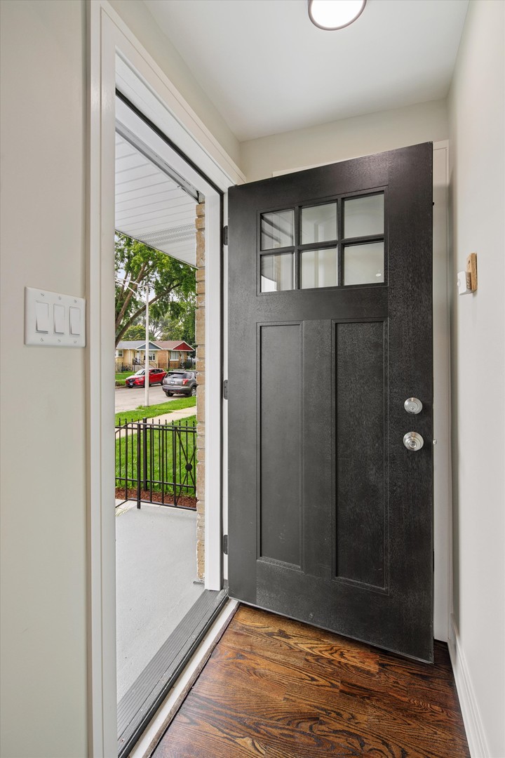 2121 W 71st Place Property Photo 3