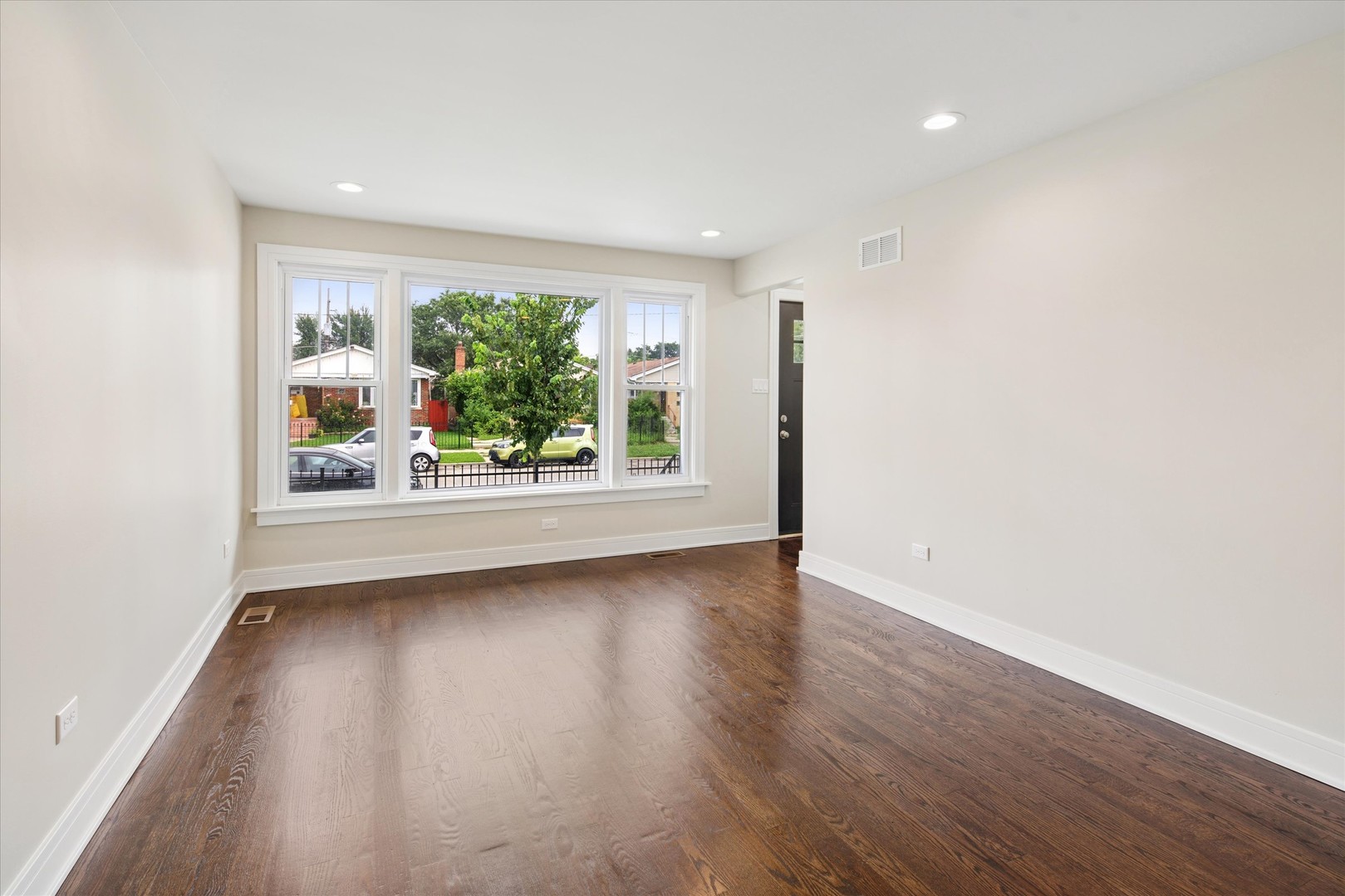 2121 W 71st Place Property Photo 4