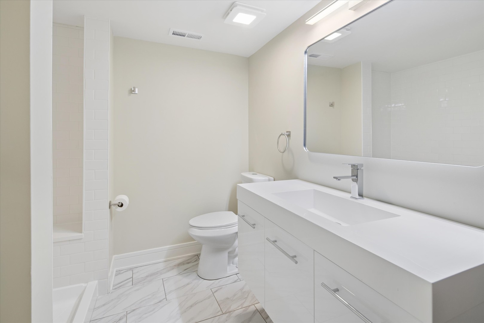 2121 W 71st Place Property Photo 12