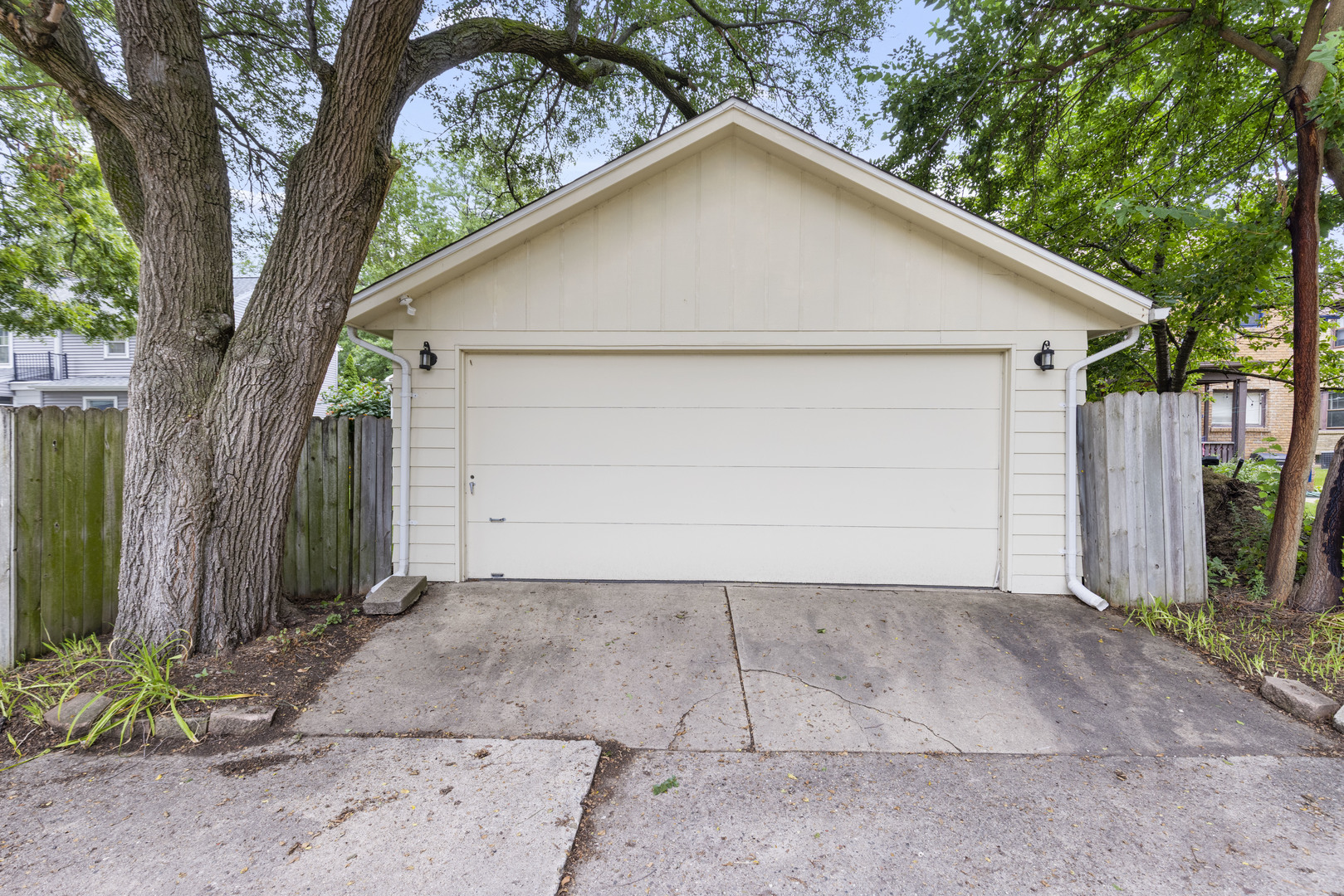 221 N Highland Avenue Property Photo 20