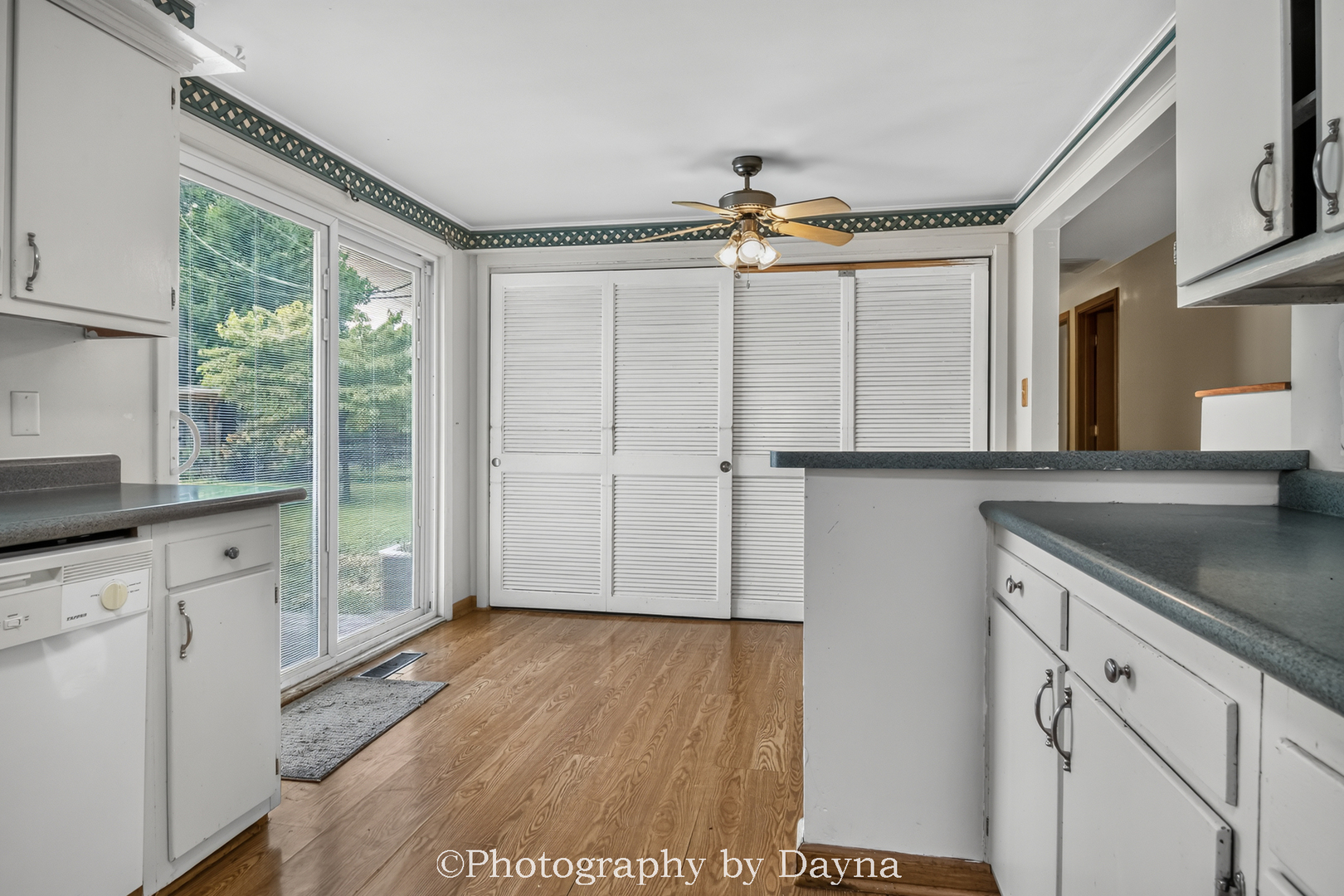 18 N West Avenue Property Photo 9