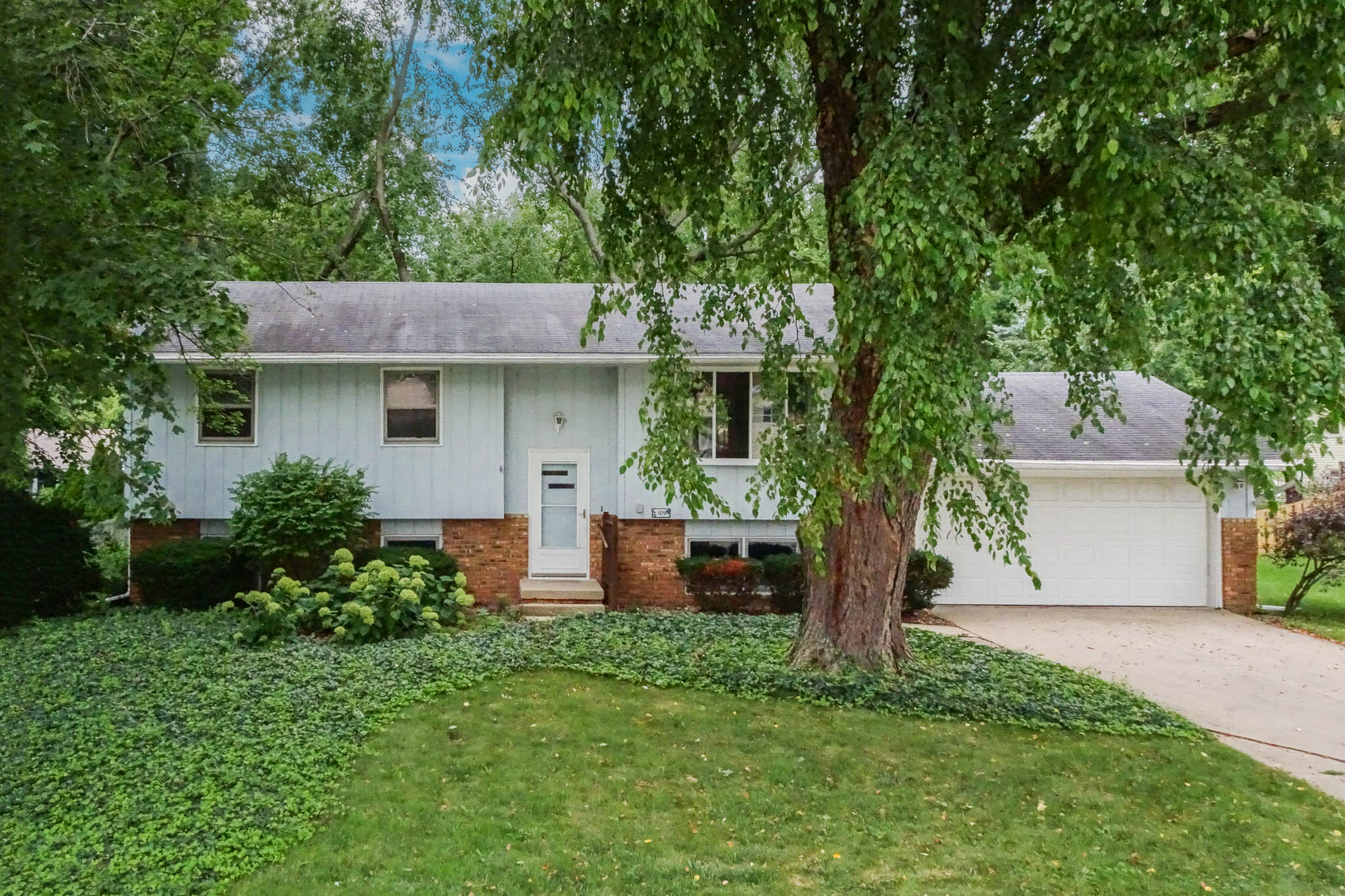 109 S Bone Drive Property Photo 1