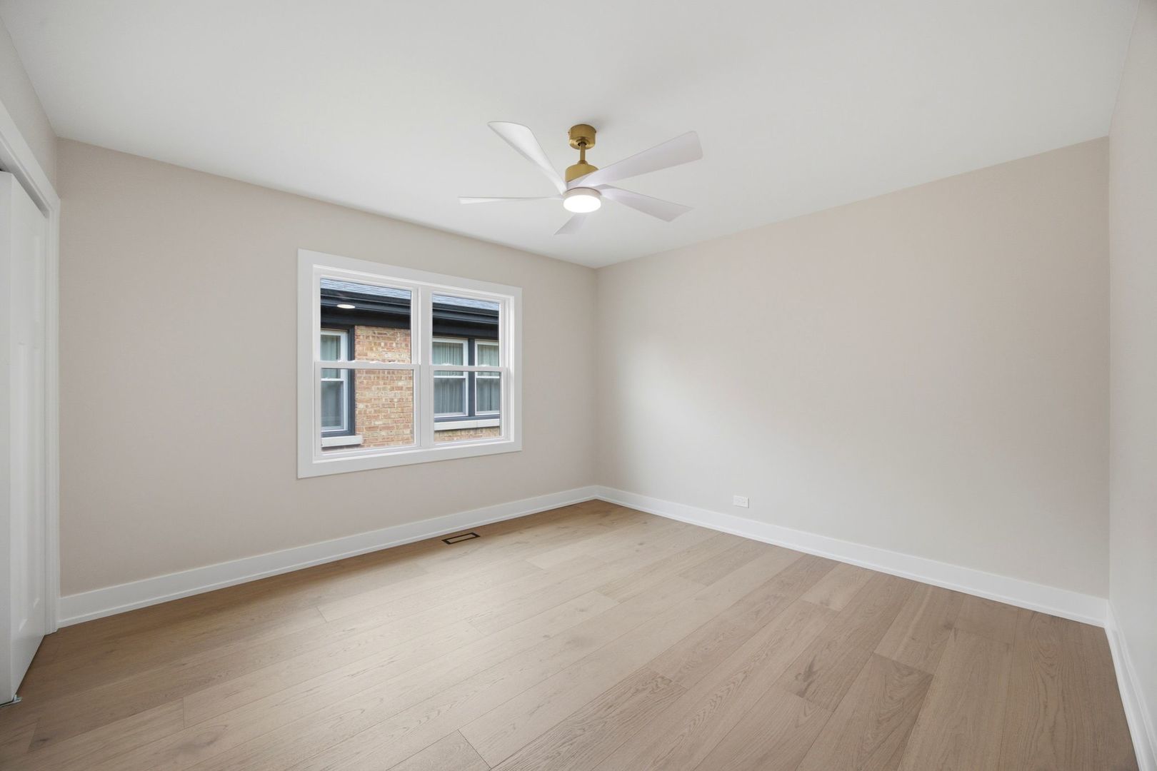 9243 S Francisco Avenue Property Photo 21