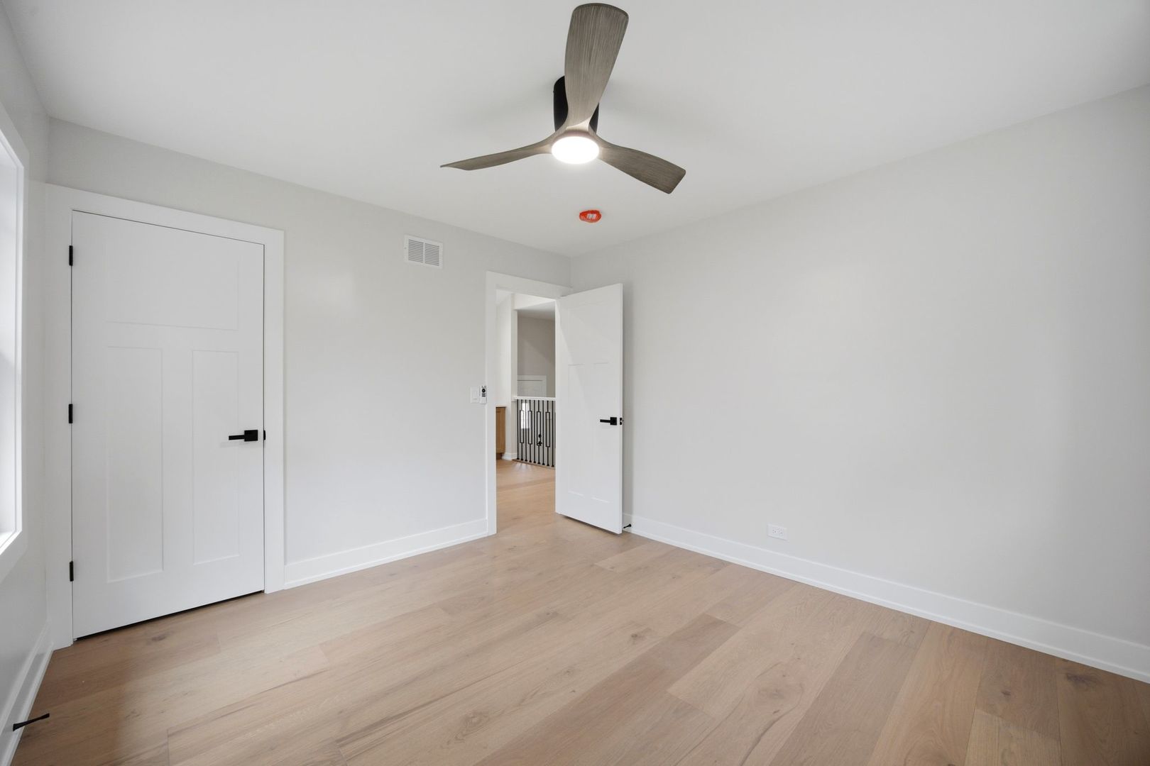 9243 S Francisco Avenue Property Photo 24