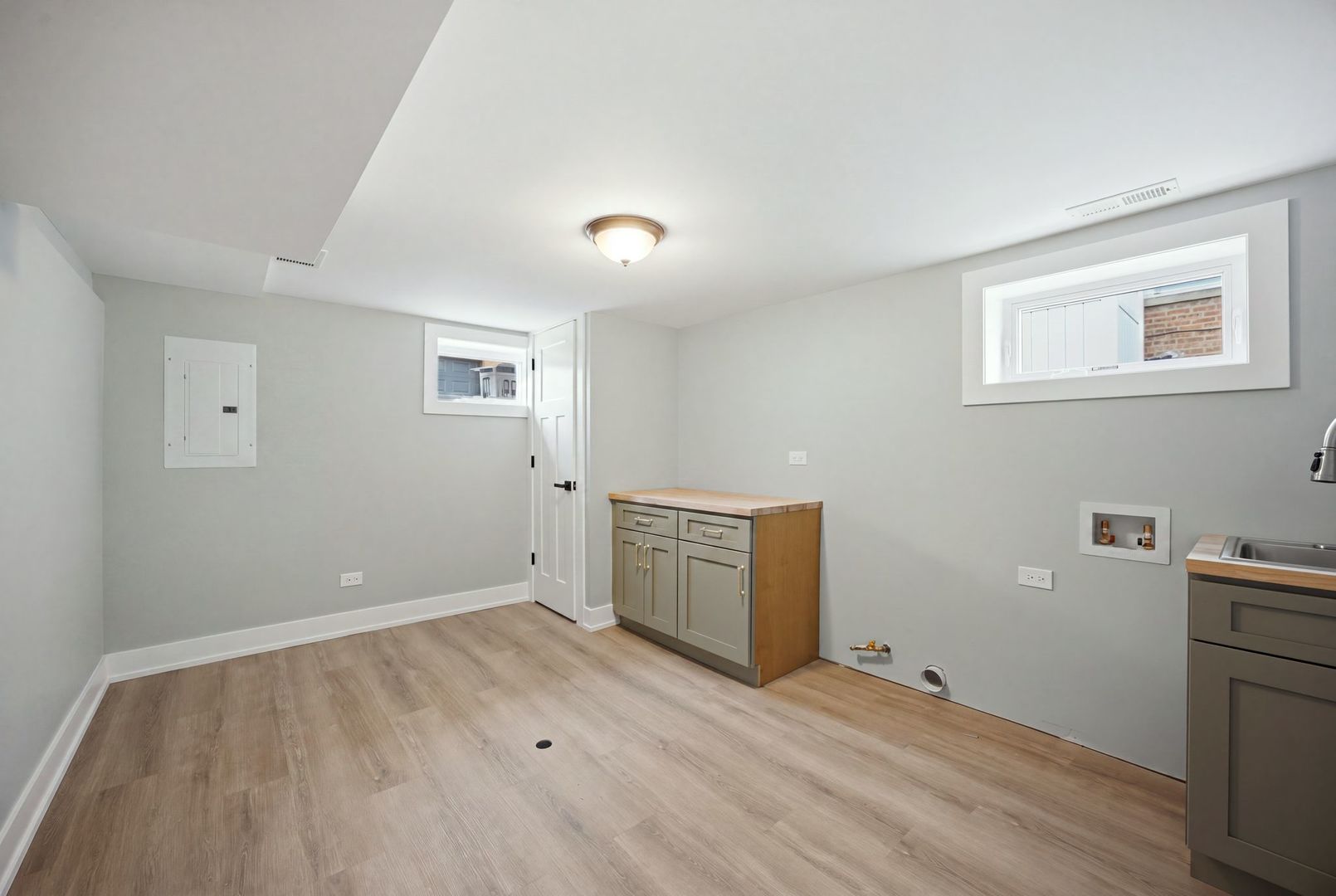 9243 S Francisco Avenue Property Photo 30