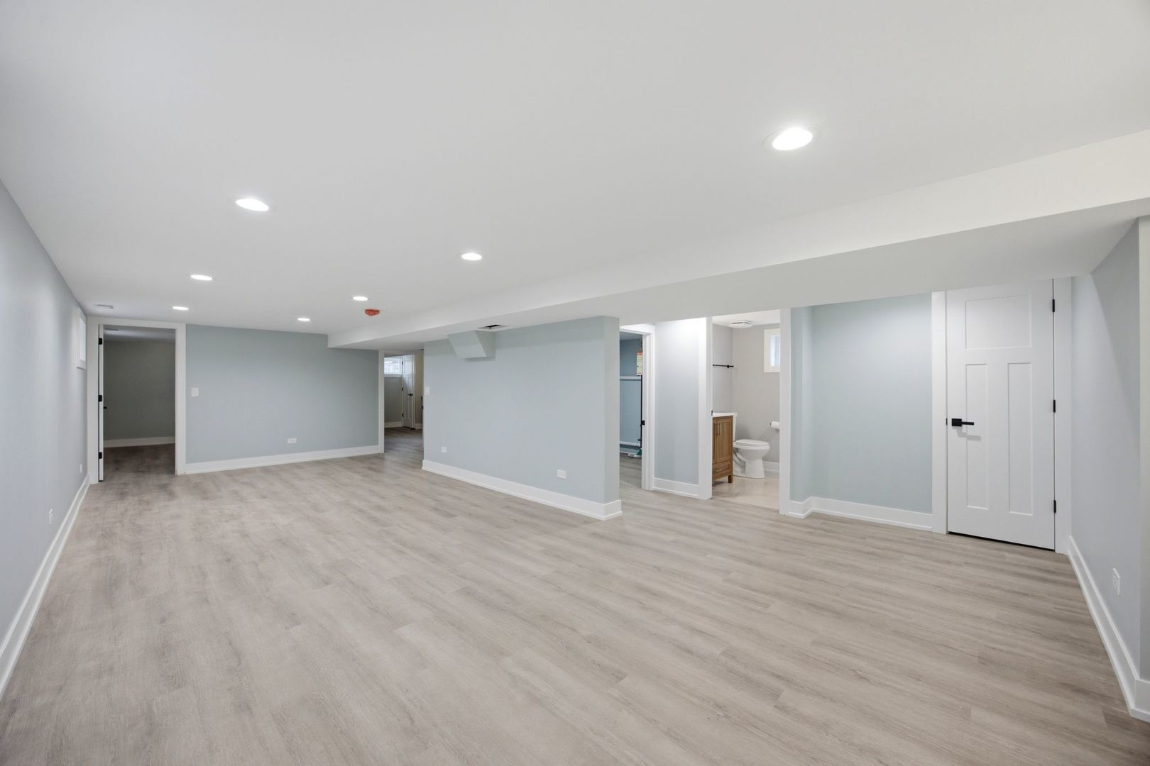 9243 S Francisco Avenue Property Photo 33