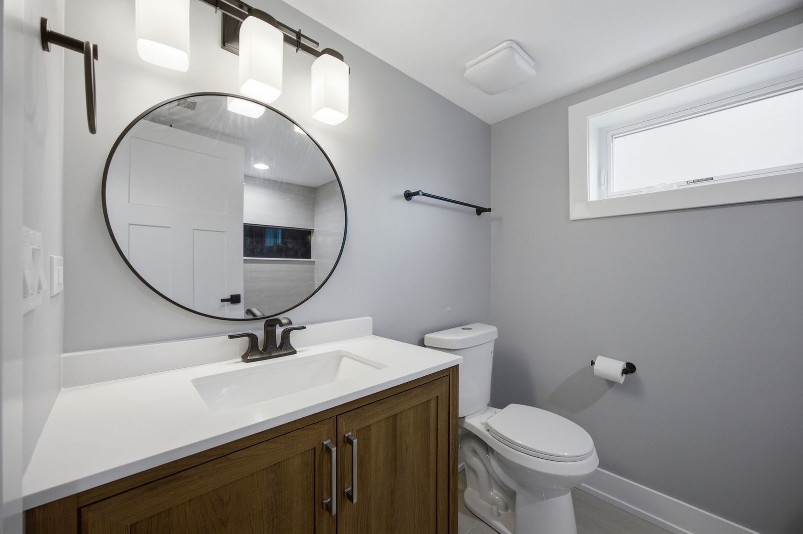 9243 S Francisco Avenue Property Photo 35