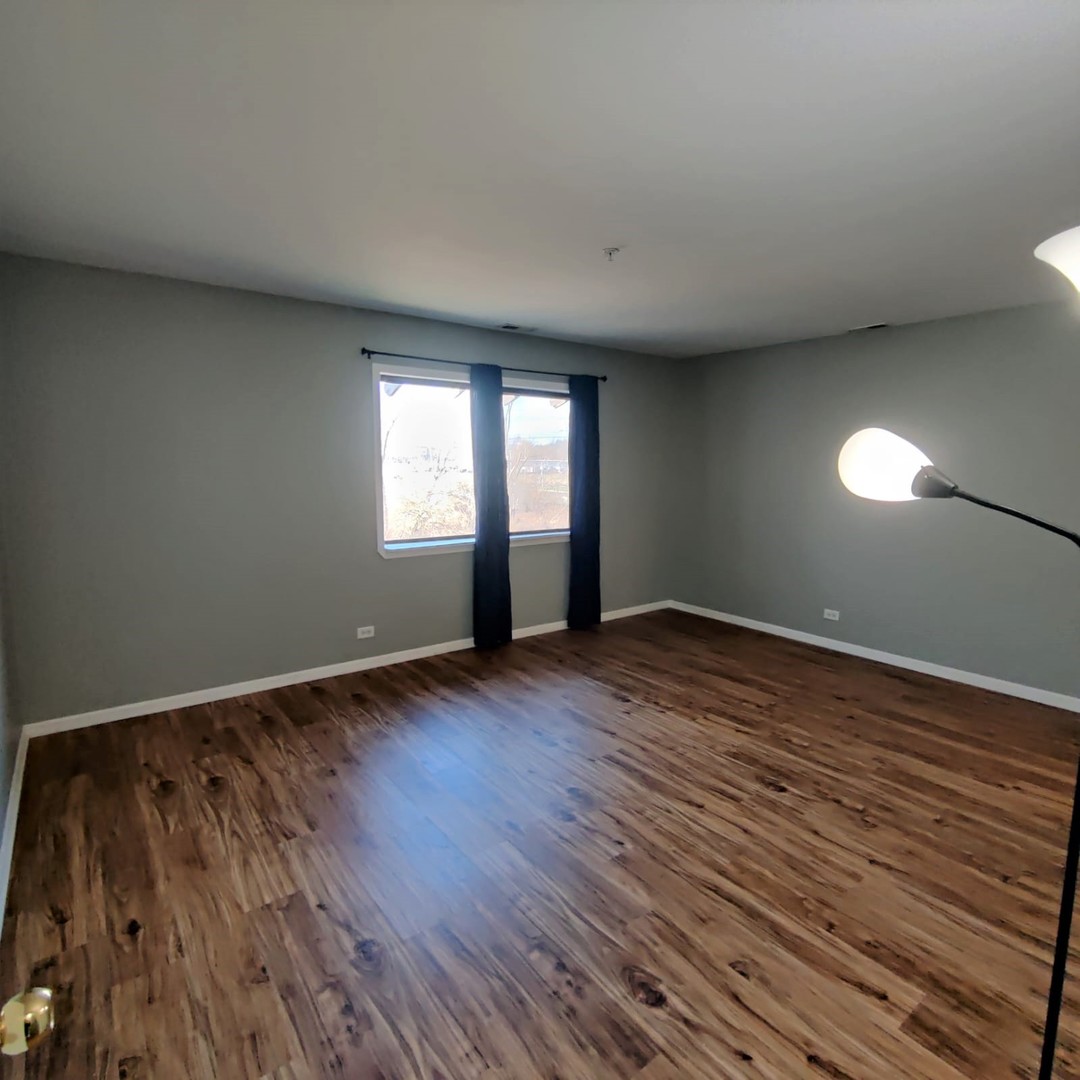 21w581 North Avenue 36 Property Photo 8