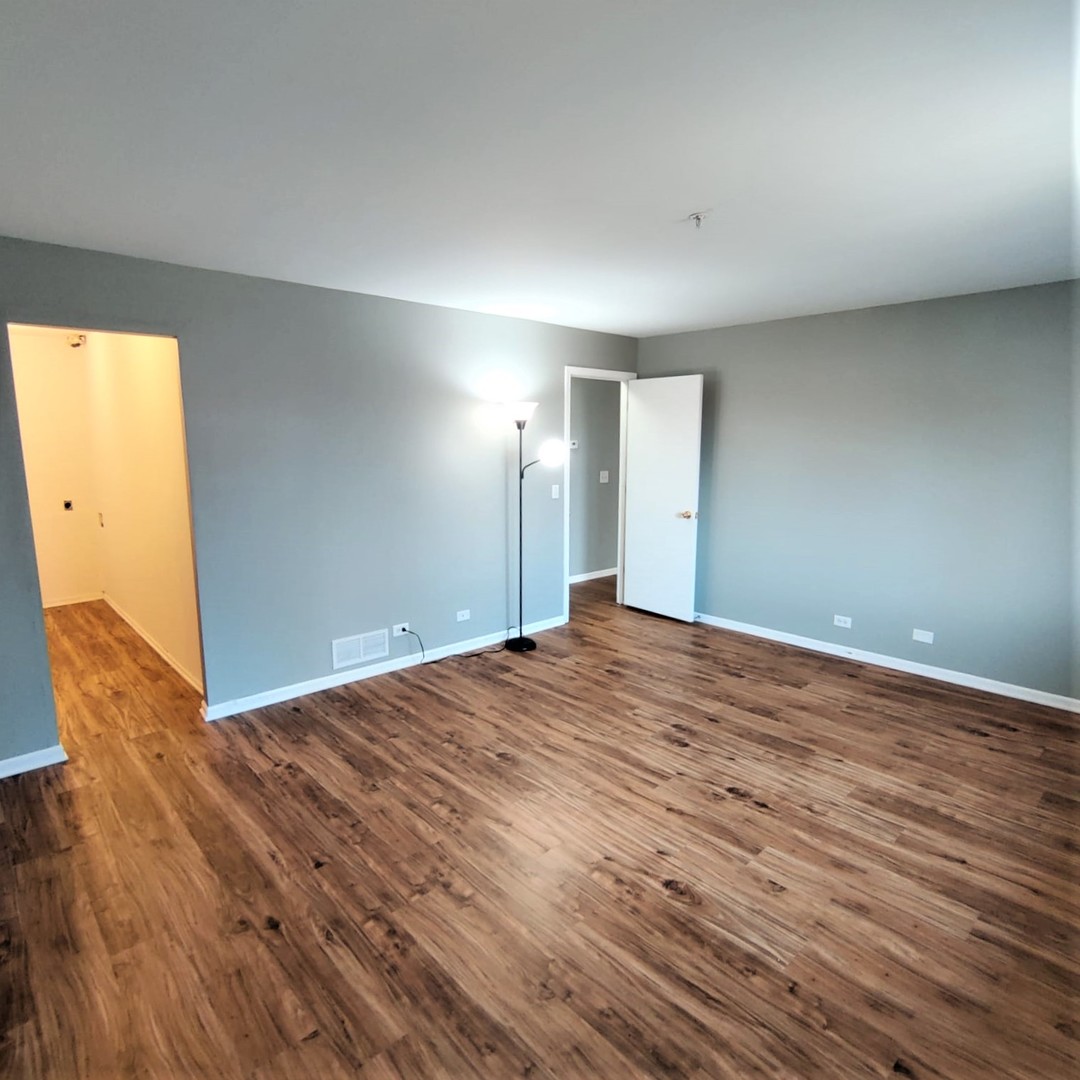 21w581 North Avenue 36 Property Photo 10