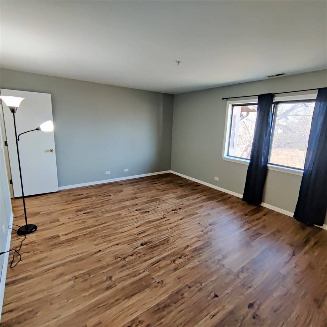 21w581 North Avenue 36 Property Photo 11