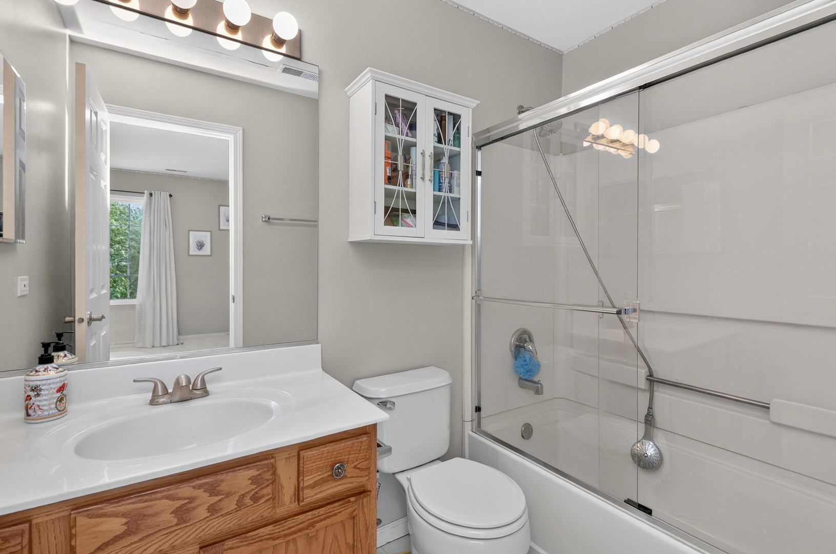 2940 Stonewater Drive Property Photo 15
