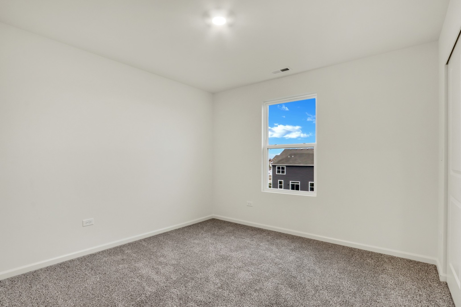 10045 Goodridge Lane Property Photo 8