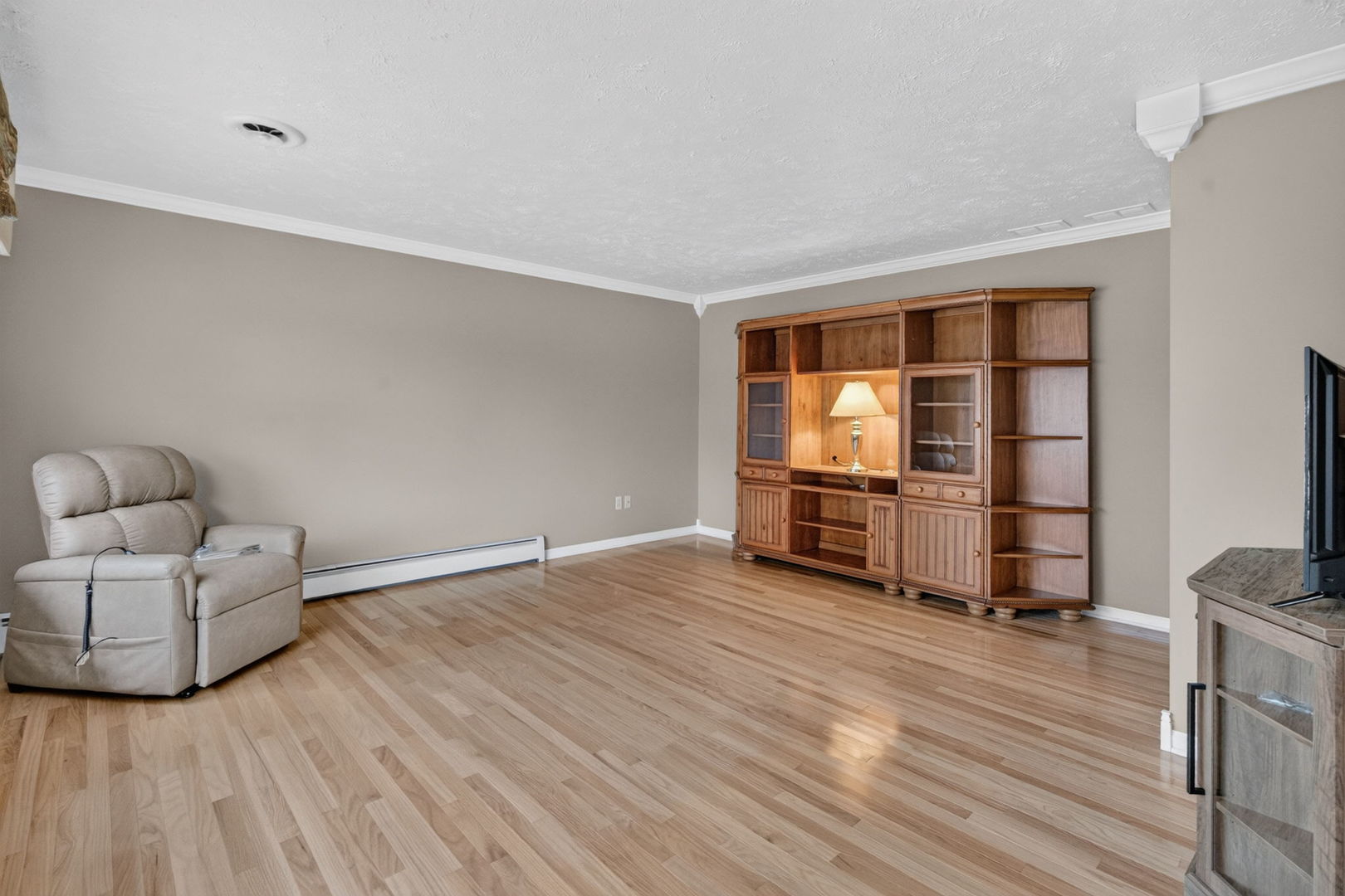 1817 Root Street Property Photo 6