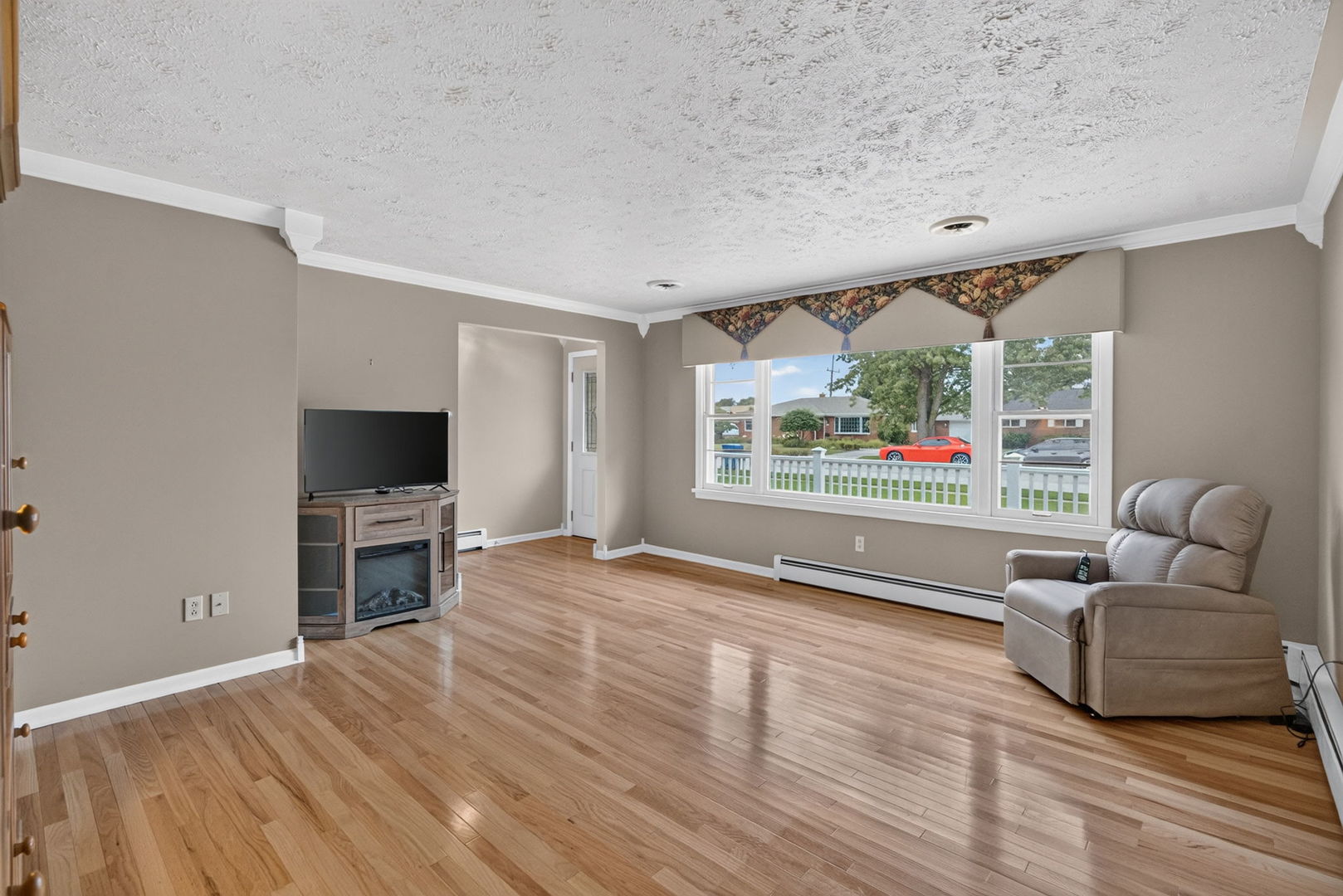 1817 Root Street Property Photo 8