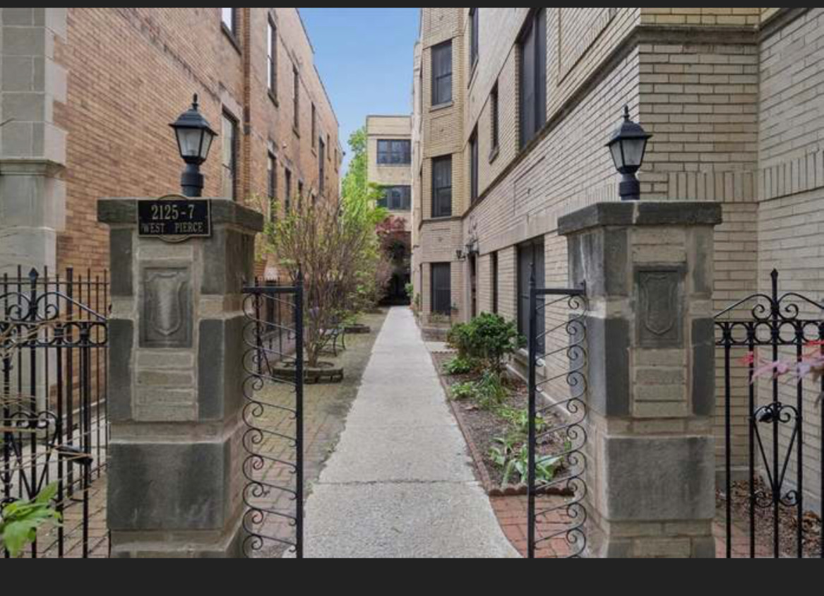 2125 W Pierce Avenue 3b Property Photo 2