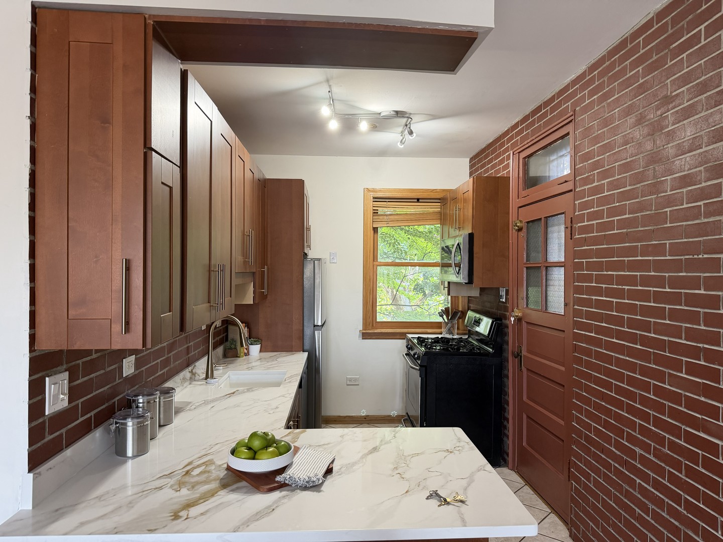 2125 W Pierce Avenue 3b Property Photo 9