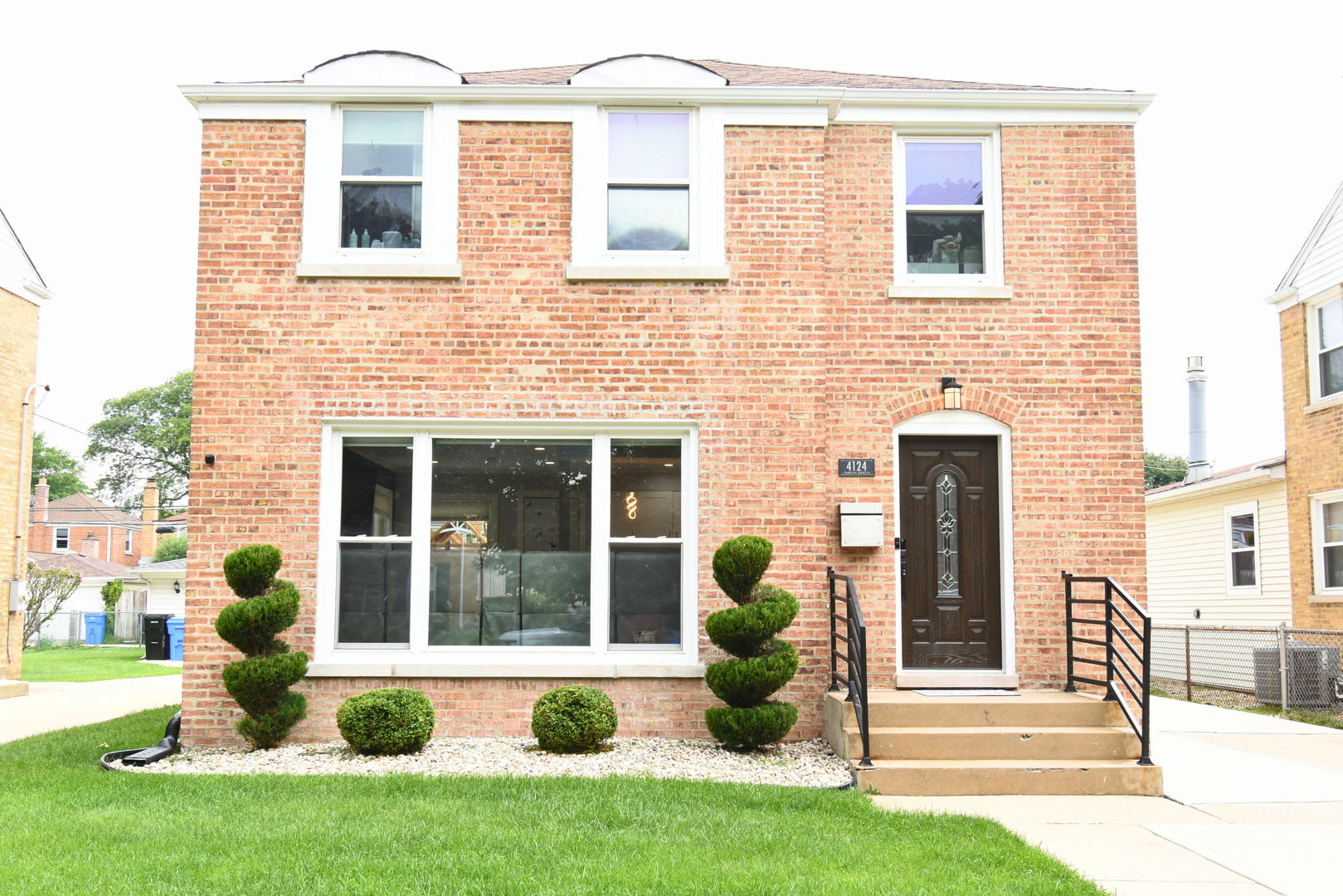 4124 N Plainfield Avenue Property Photo