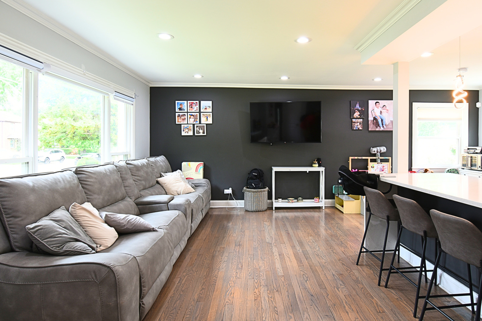 4124 N Plainfield Avenue Property Photo 4