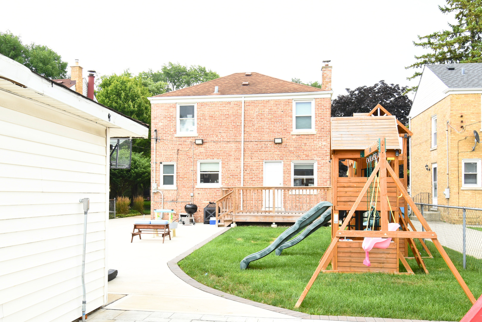 4124 N Plainfield Avenue Property Photo 19