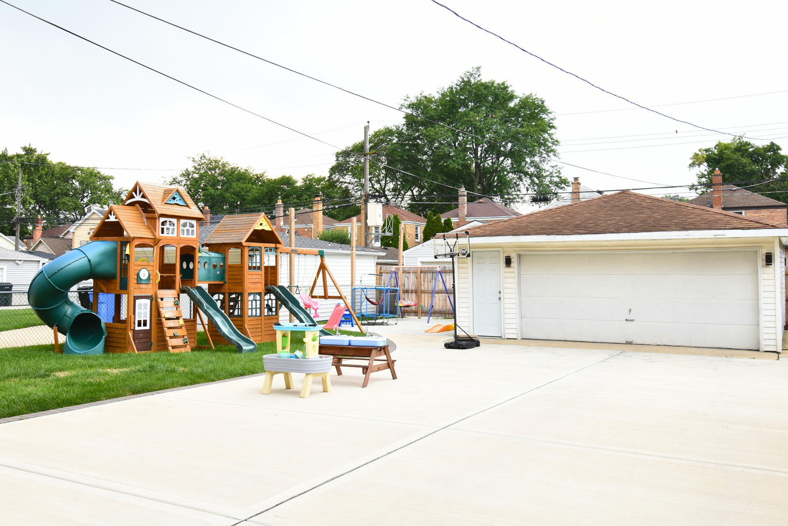4124 N Plainfield Avenue Property Photo 20