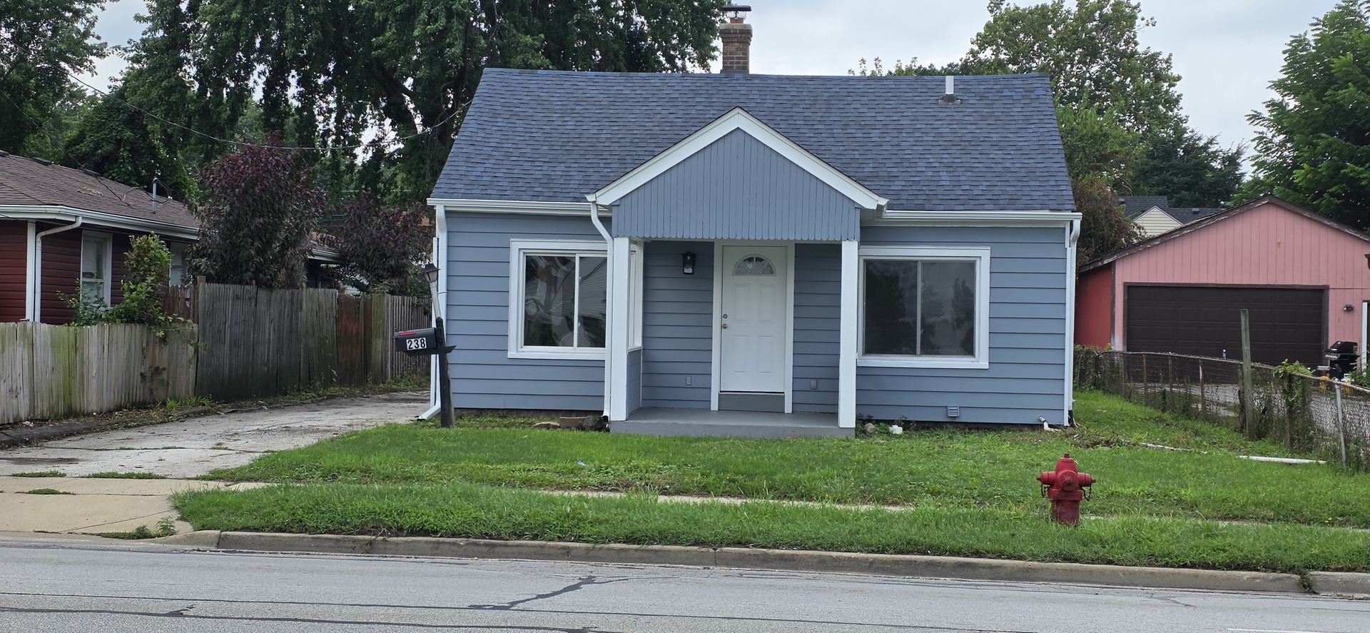 238 N Farnsworth Avenue Property Photo 1