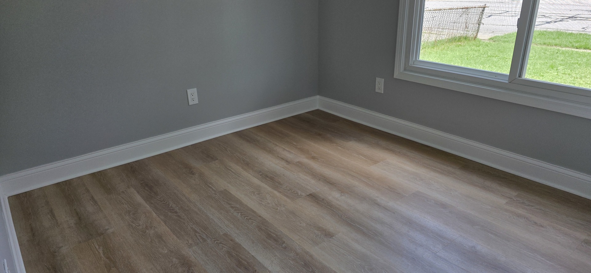 238 N Farnsworth Avenue Property Photo 5