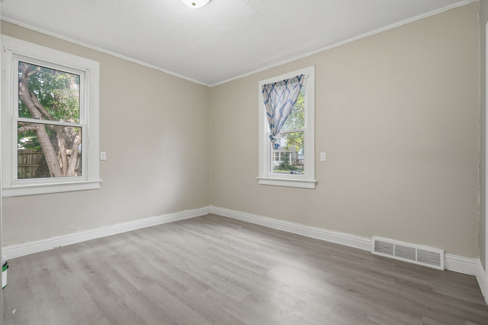 2626 Brady Street Property Photo 11