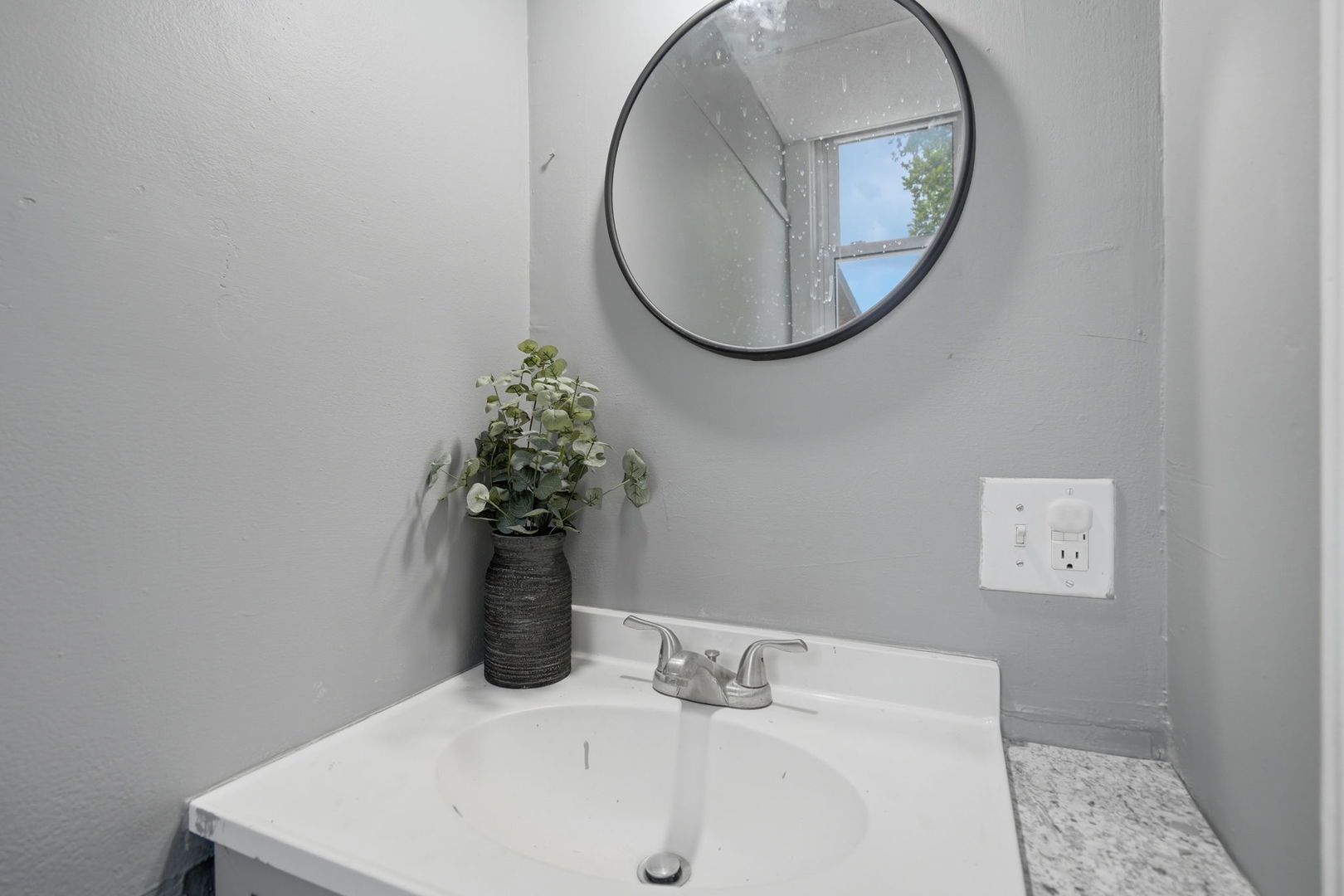 2626 Brady Street Property Photo 13