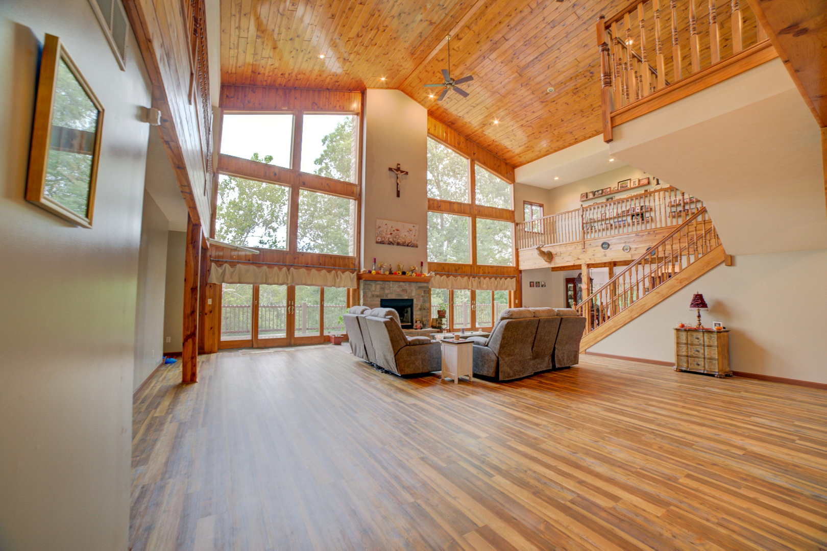 15571 Riverwood Drive Property Photo 16