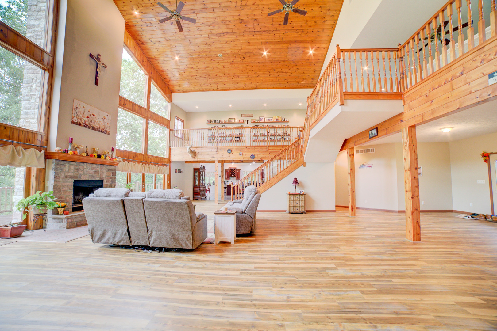 15571 Riverwood Drive Property Photo 17