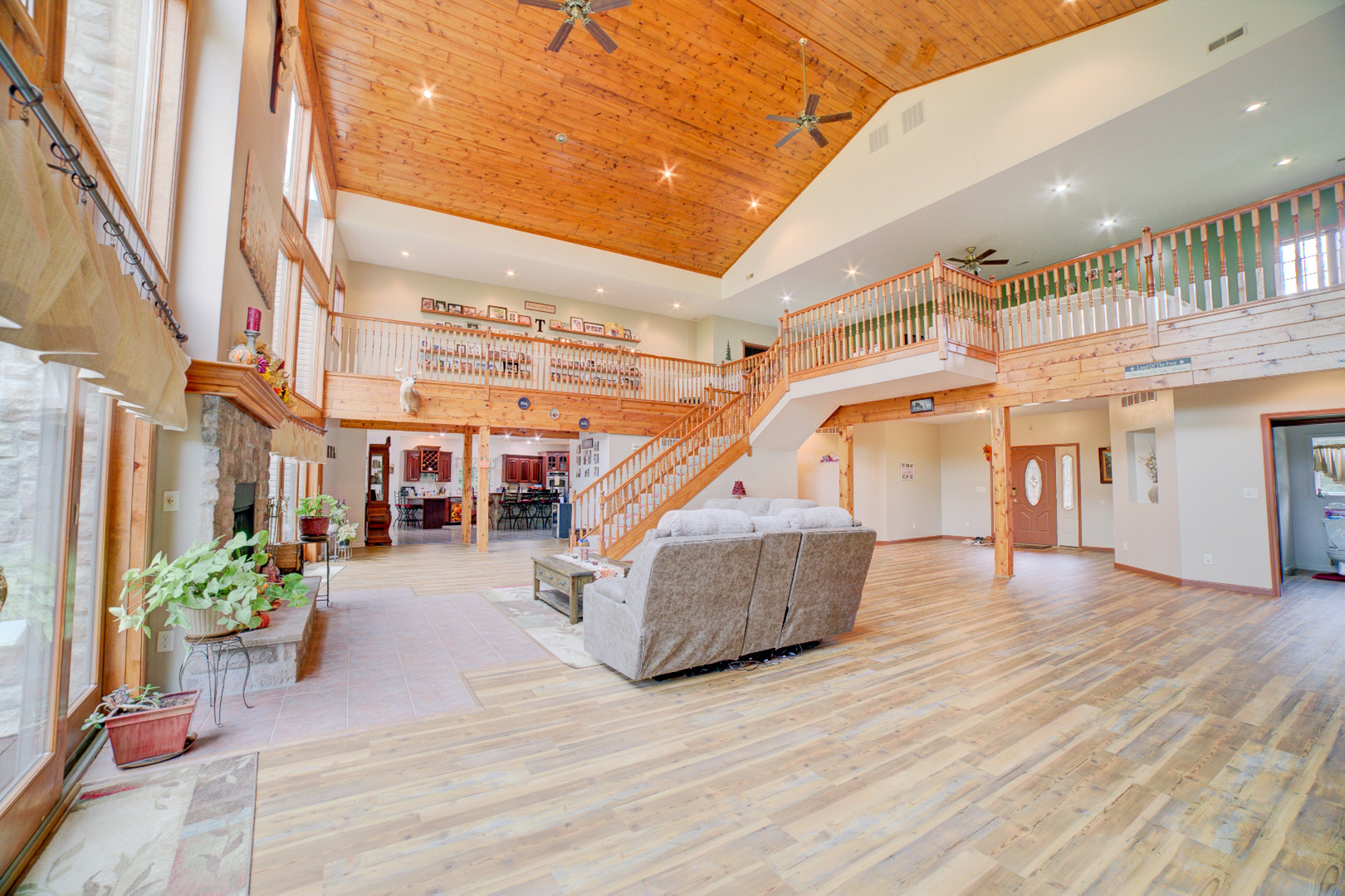 15571 Riverwood Drive Property Photo 18