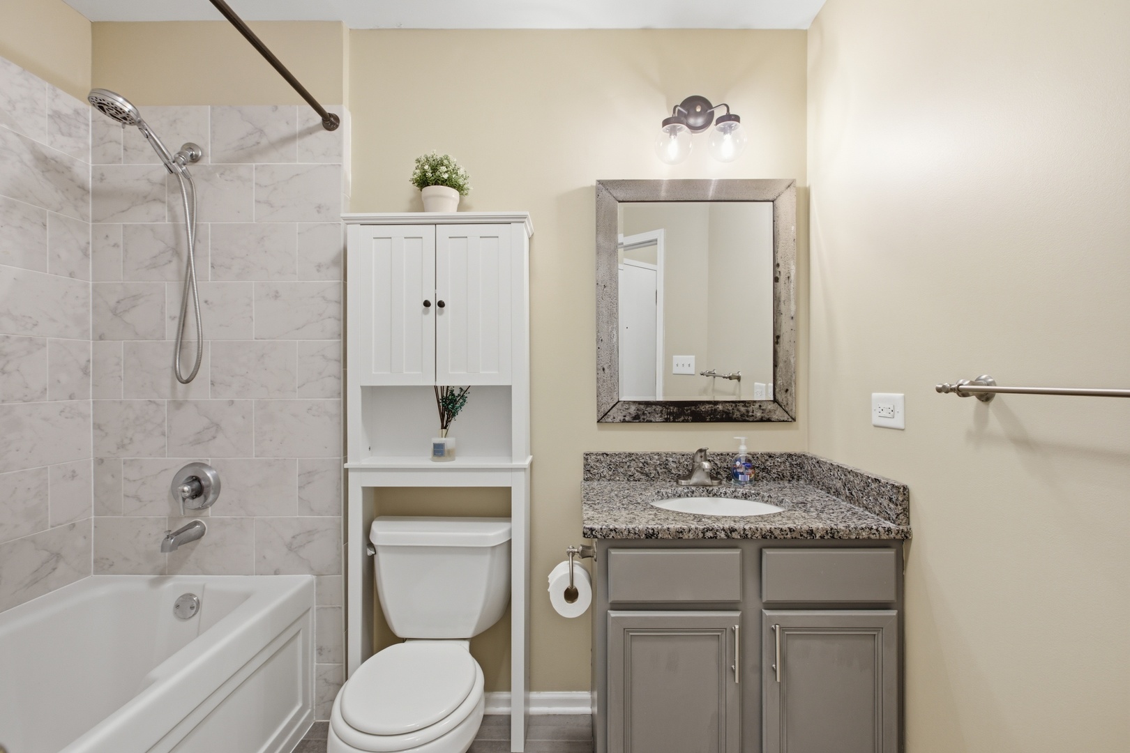 400 W Ontario Street 510 Property Photo 6