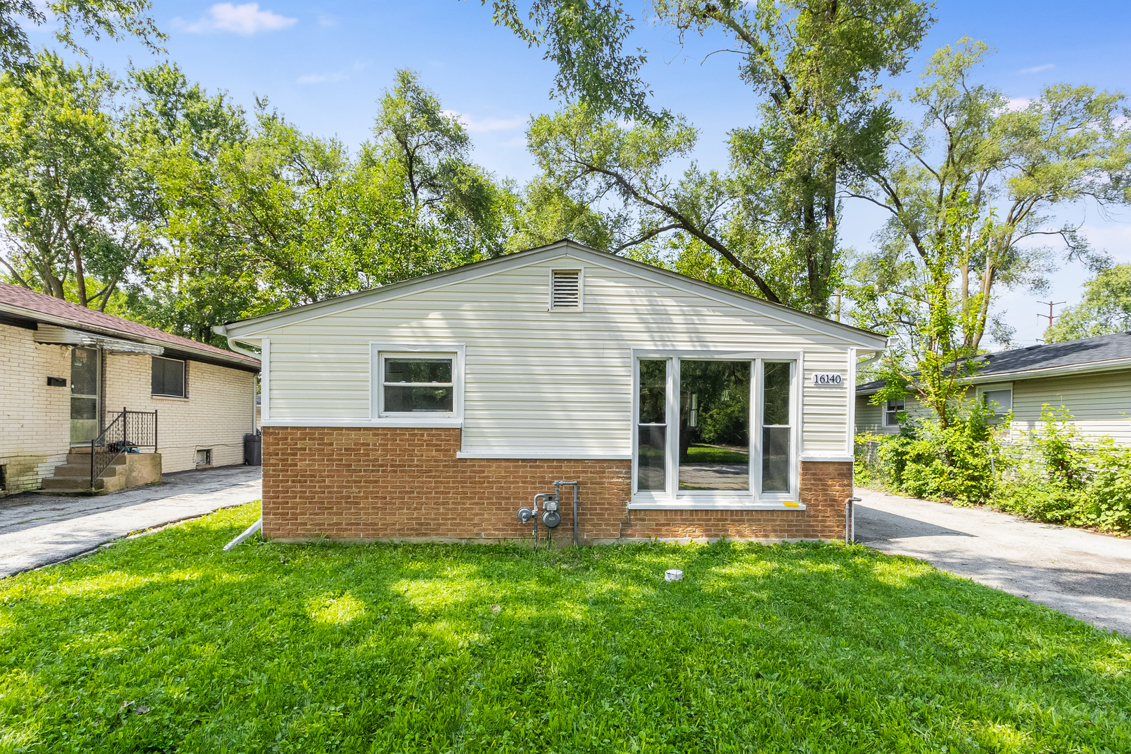 16140 Marshfield Avenue Property Photo 1