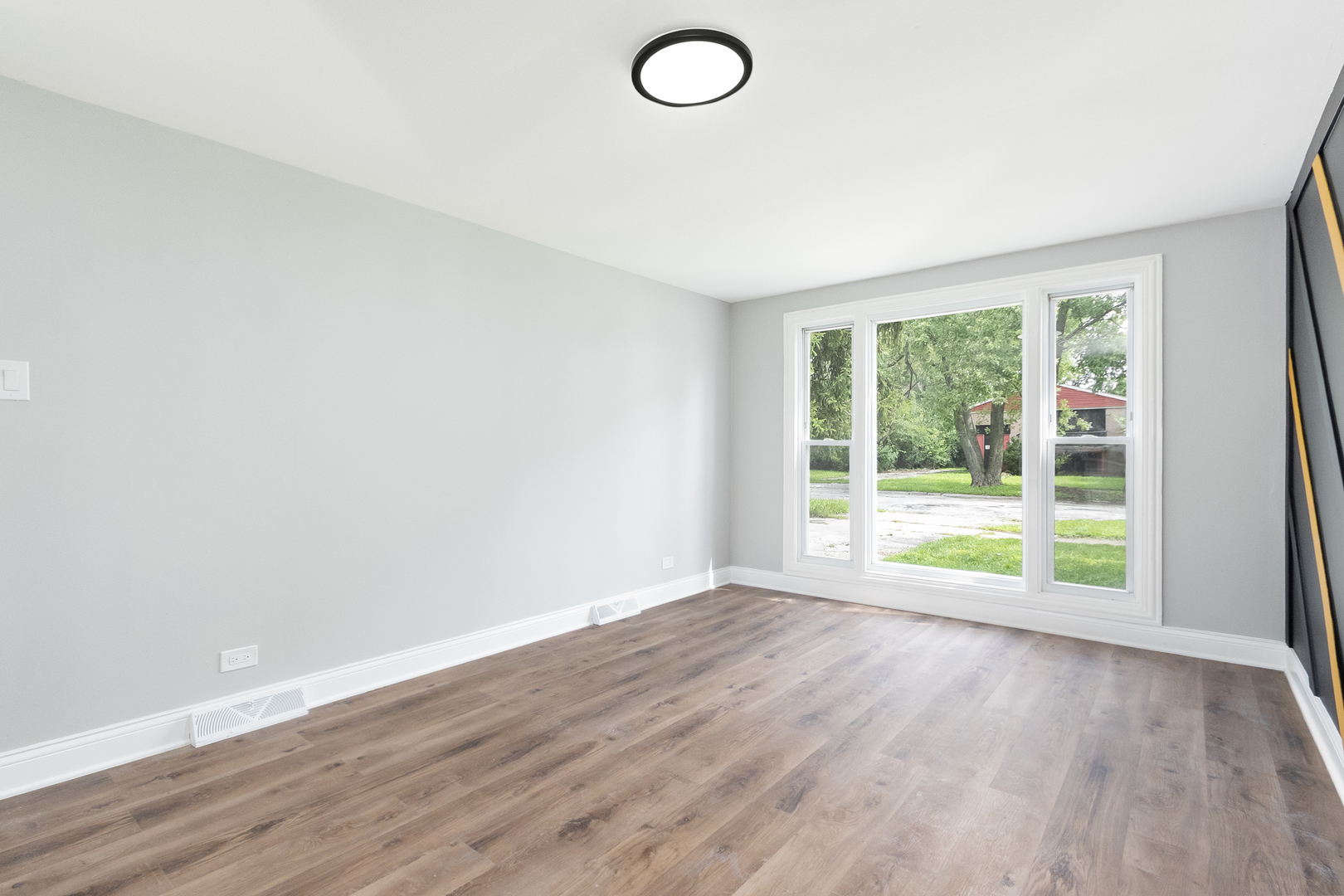 16140 Marshfield Avenue Property Photo 4