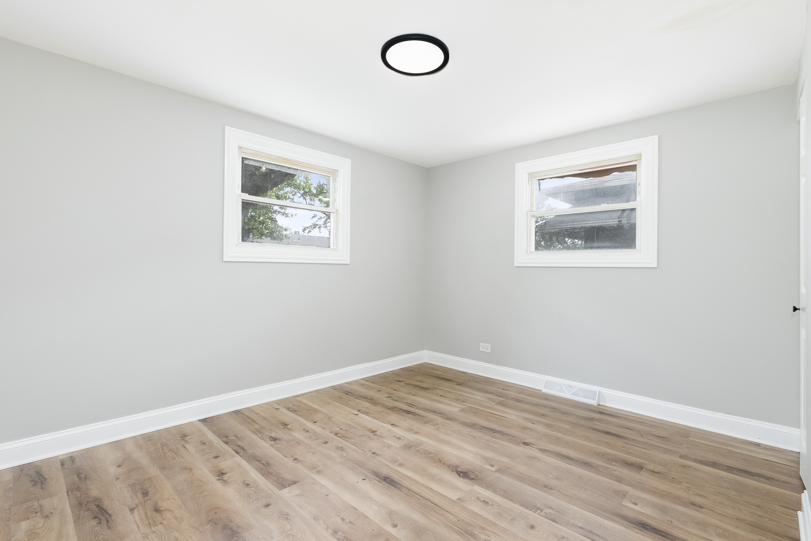 16140 Marshfield Avenue Property Photo 9