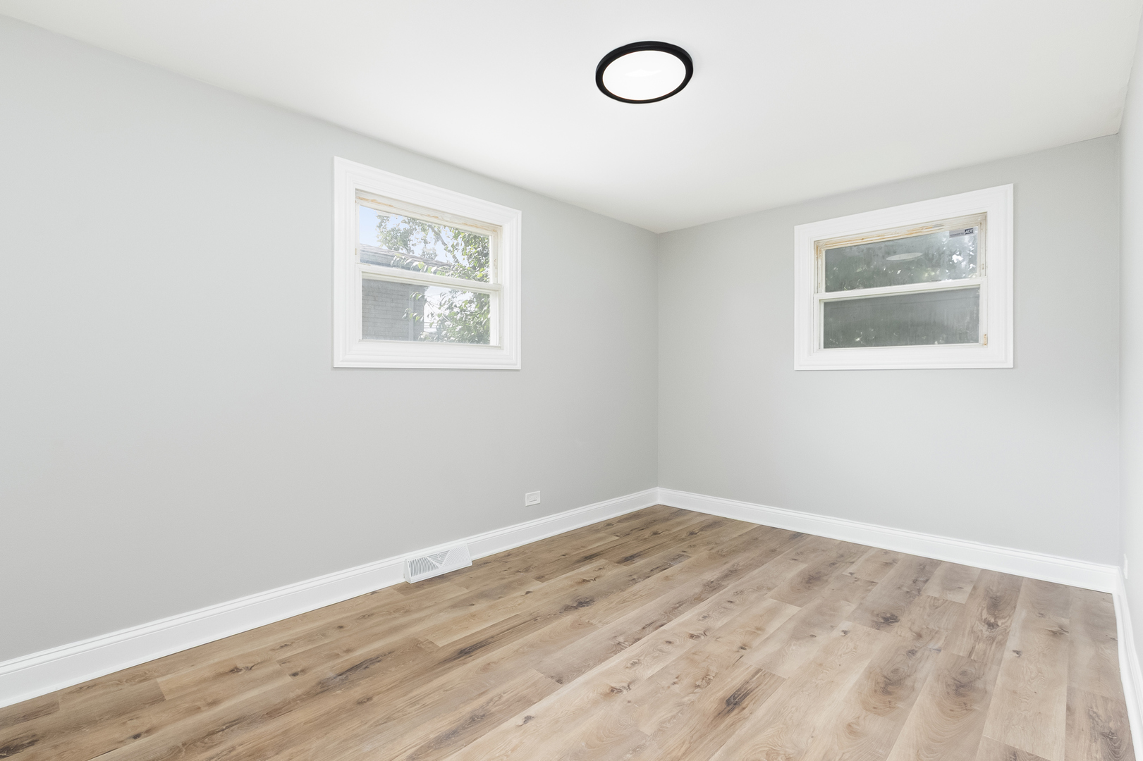 16140 Marshfield Avenue Property Photo 11