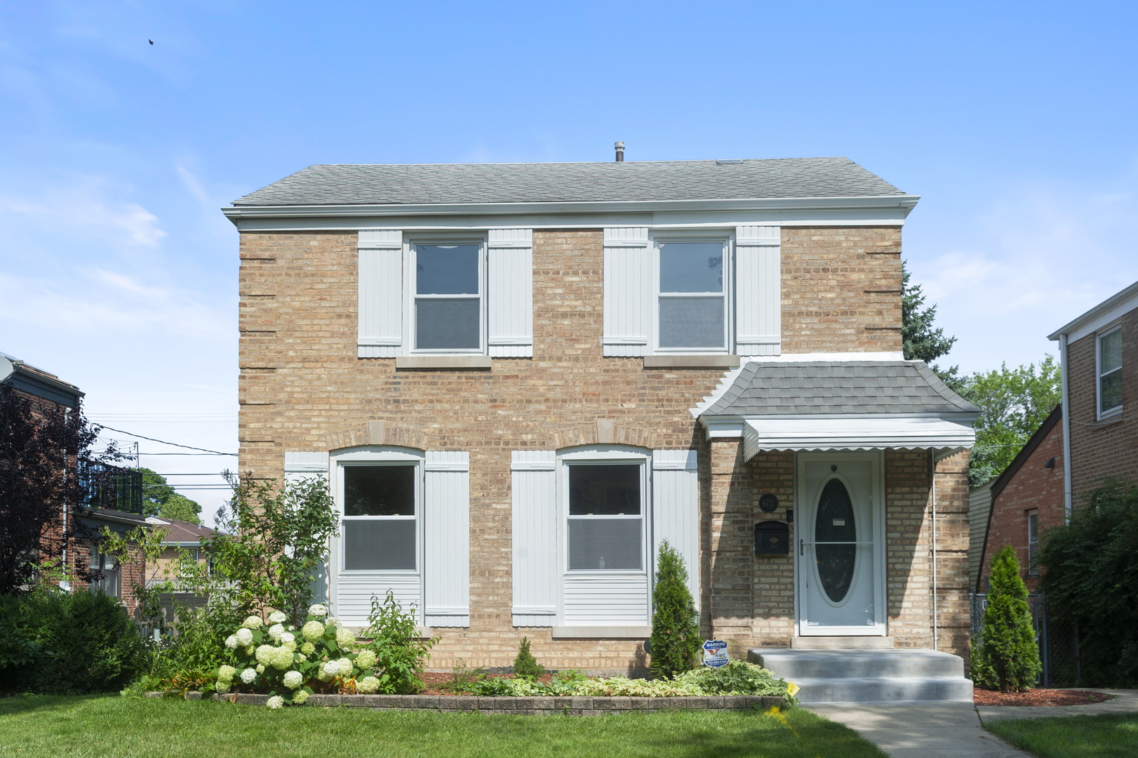 6711 N Monticello Avenue Property Photo 1