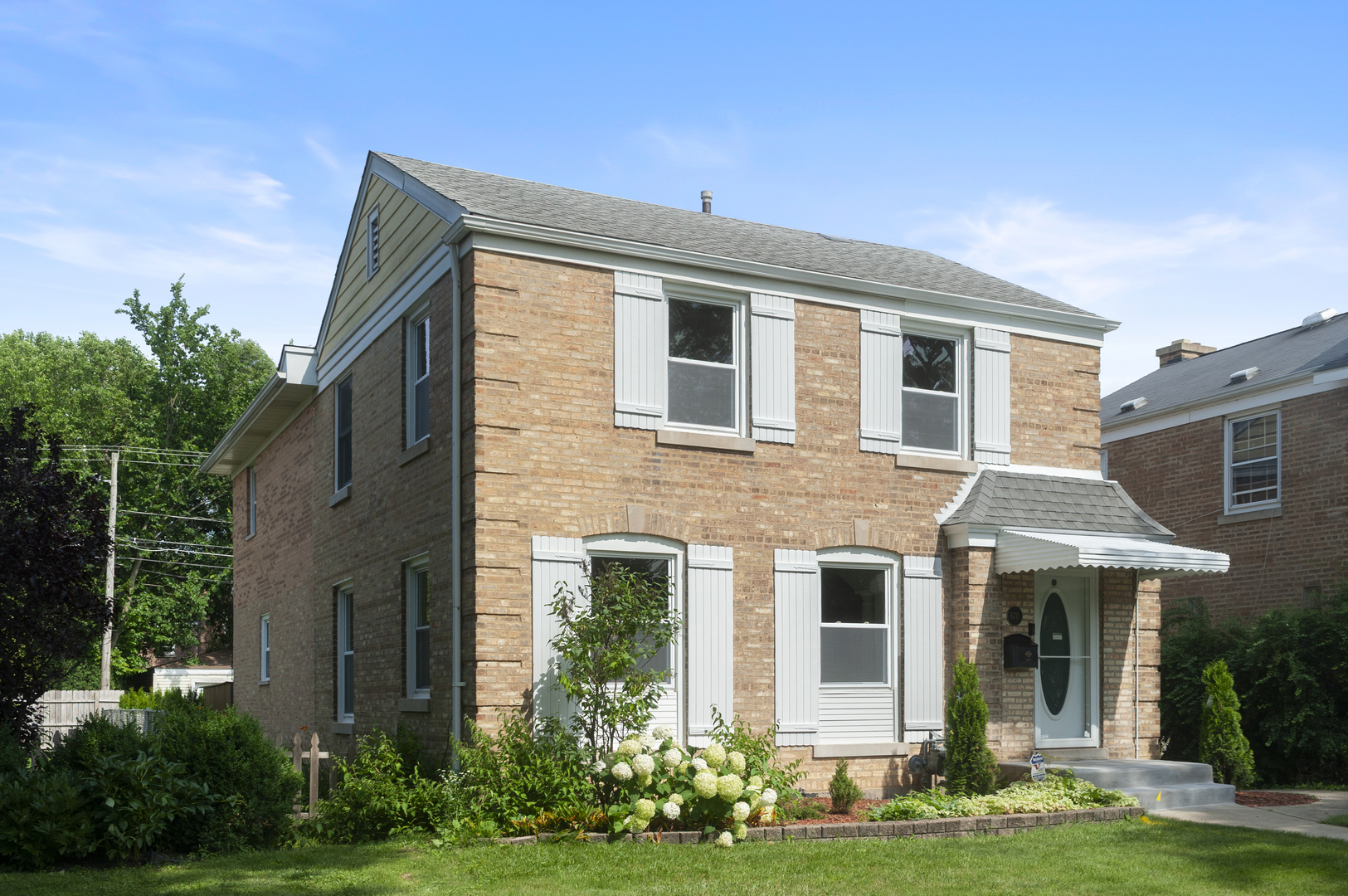 6711 N Monticello Avenue Property Photo 2