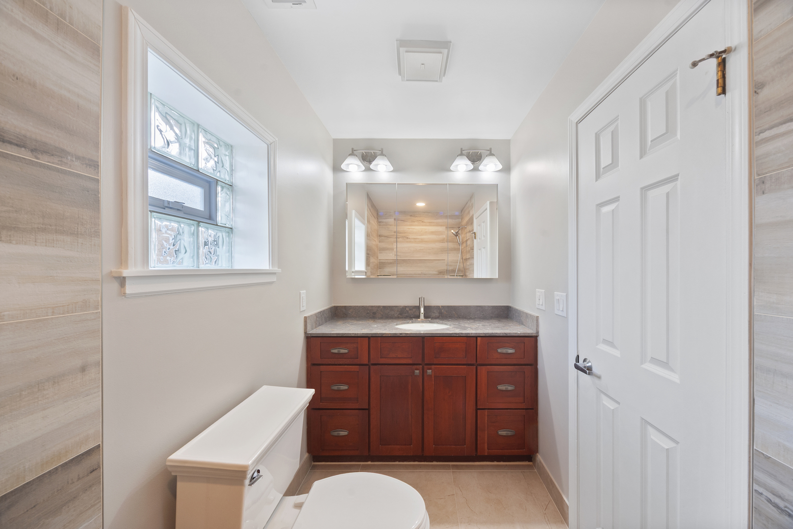 6711 N Monticello Avenue Property Photo 12